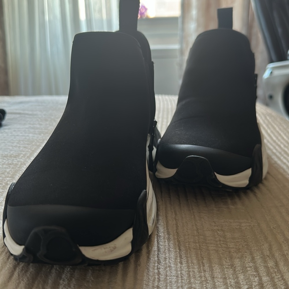 Moncler women’s sneakers - Picture 2 of 8